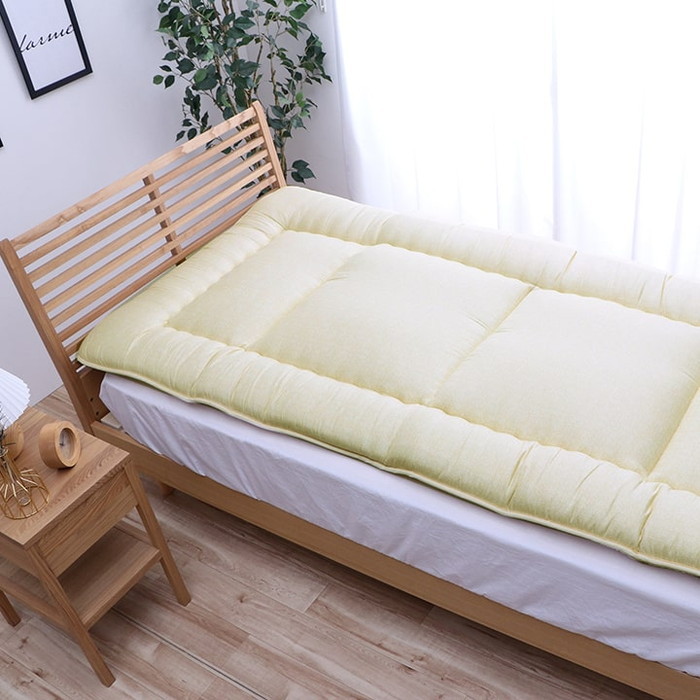 [サイズ]横：95×縦：195cmベッド用厚み：約70mm[素材]側生地=ポリエステル100％（ピーチスキン加工）詰め物=ポリエステル100％、ダニがいなくなるシート70g/? ベッド用⇒巻き綿2.0